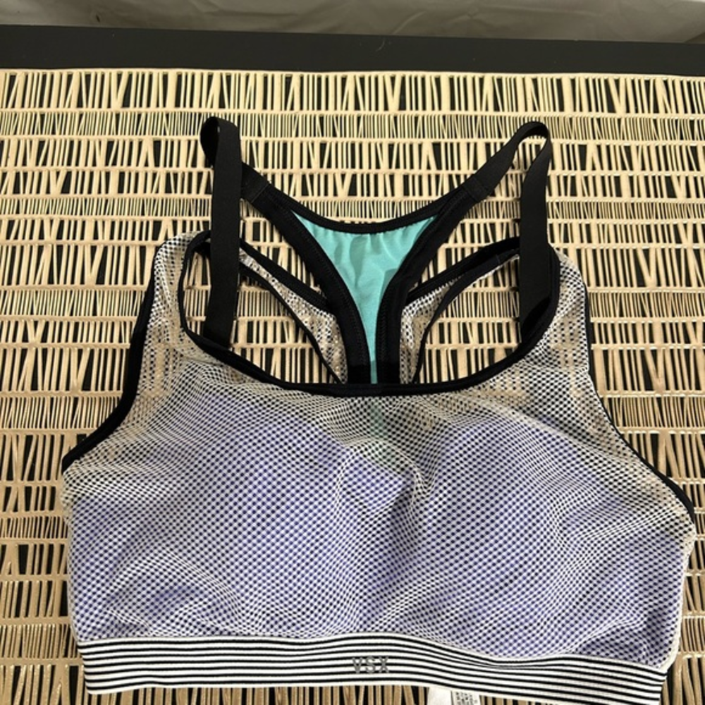 Victoria’s Secret VSX Sport Bra size 32C‎